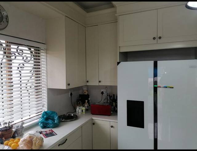 4 BEDROOM HOUSE FOR SALE IN MALVERN EAST EXT